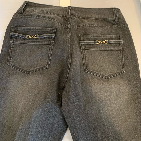 Cache Jeans - Picture 2 of 5